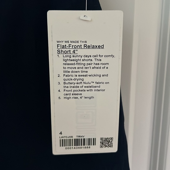 Lululemon flat front relaxed short 4" NWT - Picture 8 of 8